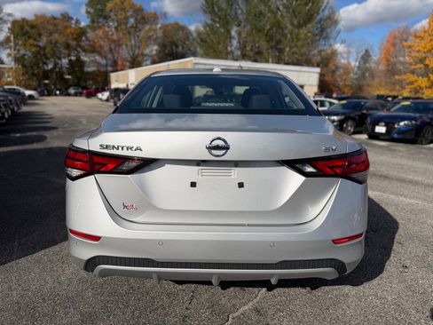 Used 2023 Nissan Sentra SV image 4