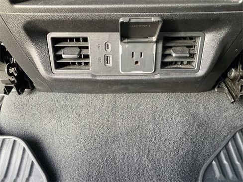 Used 2024 Chevrolet Silverado 1500 LT image 14