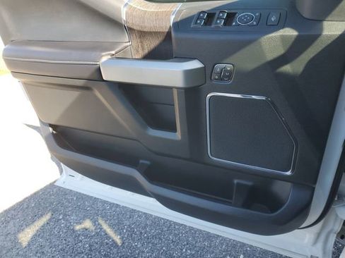 Used 2021 Ford F250 Lariat w/ Lariat Ultimate Package image 19