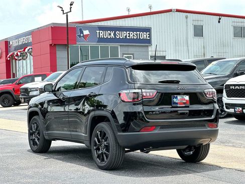 New 2026 Jeep Compass Latitude AWD/4WD image 13