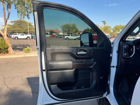 Used 2023 GMC Sierra 3500 Denali image 21