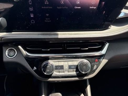 Used 2024 Buick Envista Sport Touring w/ Experience Buick Package FWD image 7