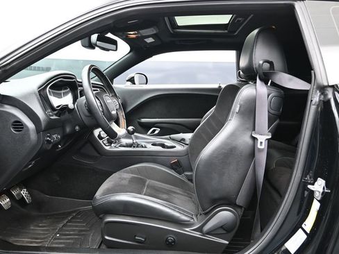 Used 2016 Dodge Challenger SRT w/ Technology Group RWD image 24