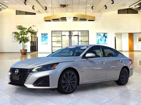 Used 2023 Nissan Altima 2.5 SL FWD image 1