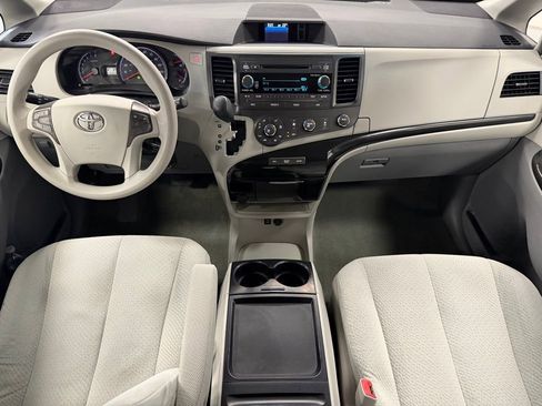 Used 2011 Toyota Sienna LE image 16