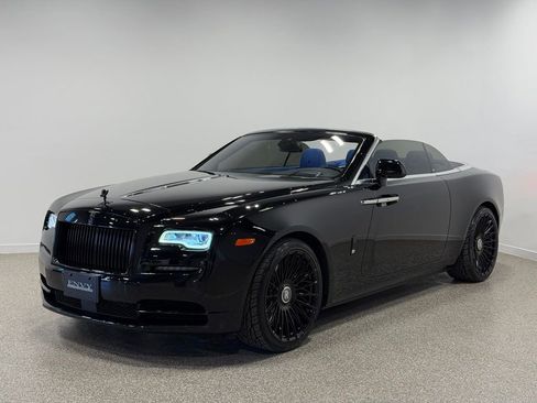 Used 2019 Rolls-Royce Dawn RWD image 3