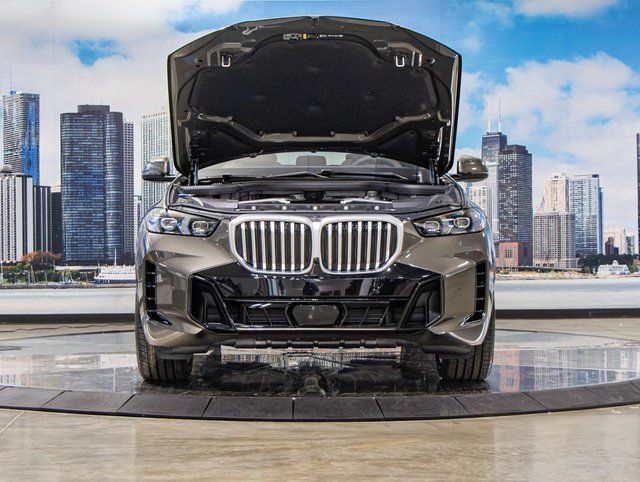 Used 2026 BMW X5 xDrive40i w/ M Sport Package AWD/4WD image 4