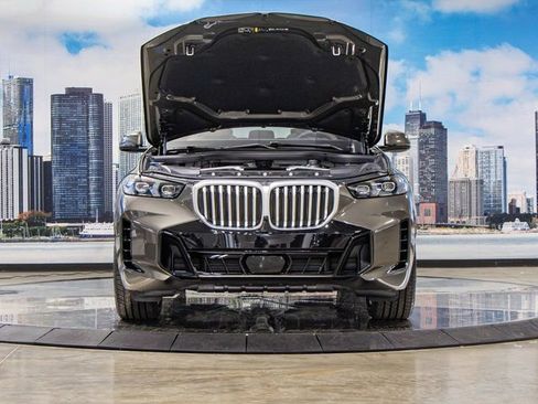 Used 2026 BMW X5 xDrive40i w/ M Sport Package AWD/4WD image 4