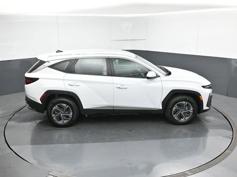 New 2026 Hyundai Tucson Blue SE AWD/4WD image 22