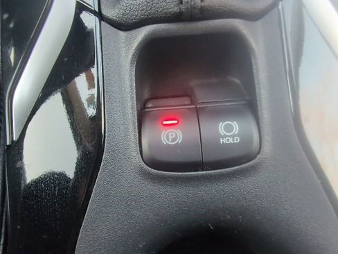 Used 2022 Toyota Corolla LE image 19