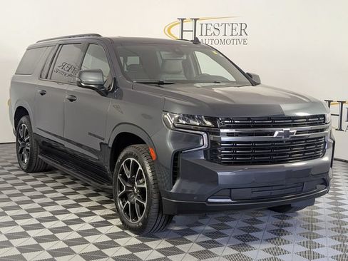 Certified 2022 Chevrolet Suburban RST w/ Luxury Package AWD/4WD image 2