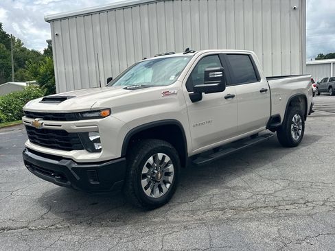 Used 2026 Chevrolet Silverado 2500 Custom w/ Custom Value Package AWD/4WD image 2