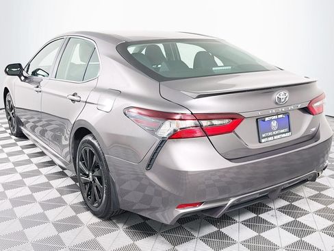 Used 2023 Toyota Camry SE FWD image 9
