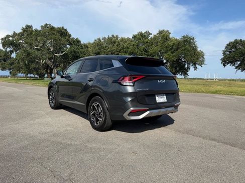Used 2023 Kia Sportage LX FWD image 3