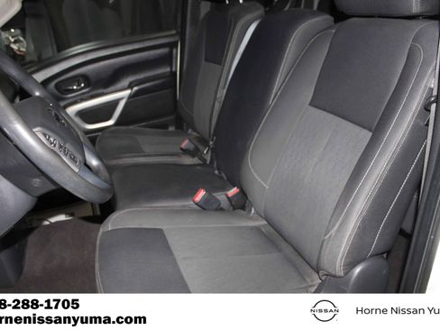 Used 2019 Nissan Titan SV RWD image 4