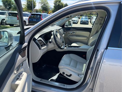 Used 2025 Volvo XC90 B6 Plus w/ Protection Package Premier AWD/4WD image 14