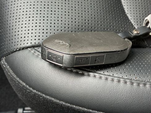 Used 2024 Kia Sorento S FWD image 21