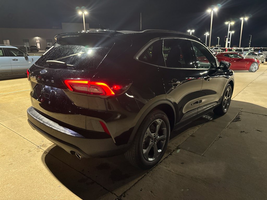 Used 2025 Ford Escape ST-Line FWD image 6