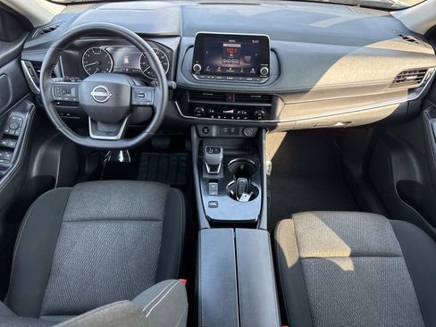 Used 2025 Nissan Rogue SV image 13