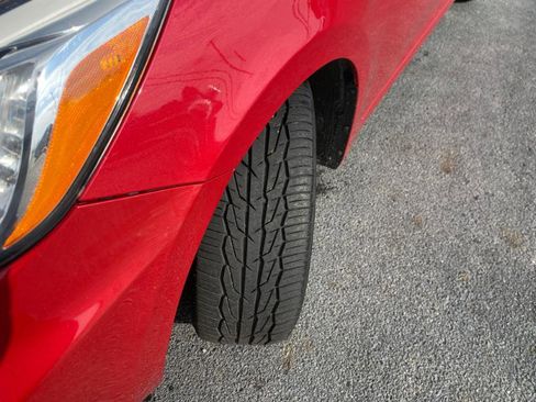 Used 2014 Hyundai Accent SE image 30