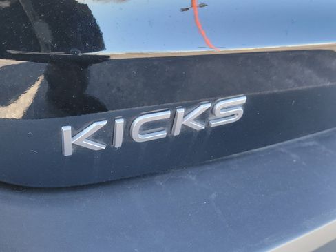 Certified 2025 Nissan Kicks SV image 7