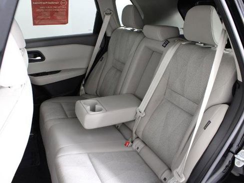 Certified 2025 Nissan Rogue SV image 21