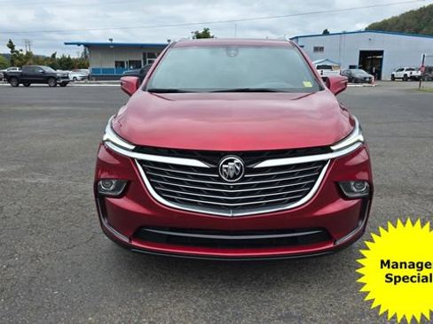 Used 2024 Buick Enclave Premium image 2