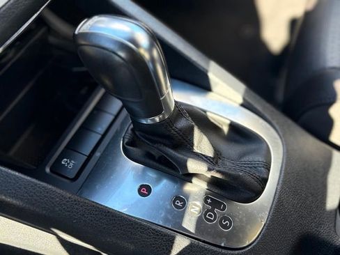 Used 2013 Volkswagen Eos FWD image 27