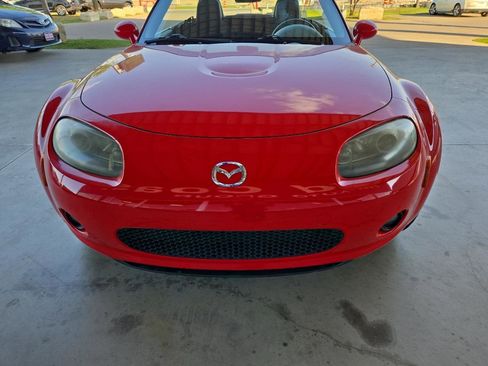 Used 2007 MAZDA MX-5 Miata Grand Touring w/ Interior Trim Pkg image 4