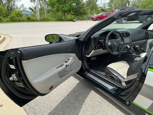 Used 2008 Chevrolet Corvette Convertible w/ Preferred Equipment Group RWD image 16