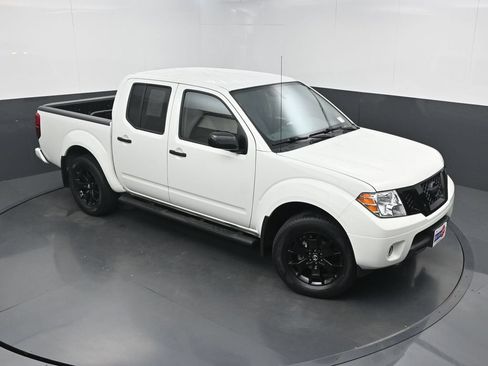 Used 2020 Nissan Frontier SV w/ Midnight Edition Floor Mats AWD/4WD image 28