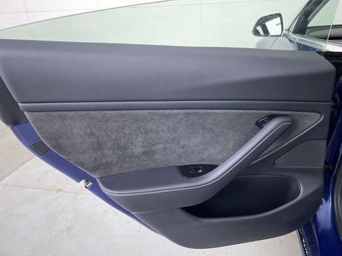 Used 2020 Tesla Model 3 Long Range AWD/4WD image 17