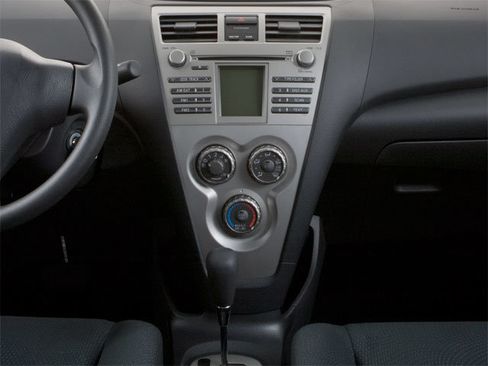 Used 2010 Toyota Yaris Sedan FWD image 12