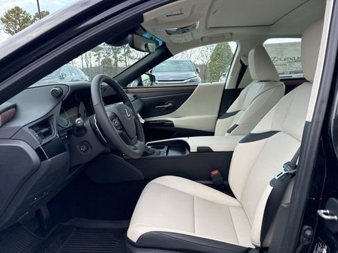 New 2025 Lexus ES 350 w/ Premium Package image 12