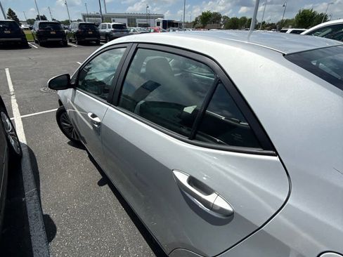 Used 2015 Toyota Corolla LE FWD image 7