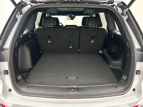 New 2025 Jeep Grand Cherokee Limited image 9