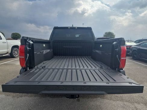 Used 2025 Toyota Tacoma SR5 image 12