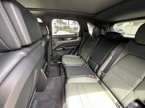 Certified 2026 Porsche Cayenne S AWD/4WD image 42