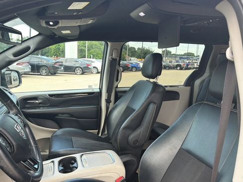 Used 2019 Dodge Grand Caravan SXT w/ Driver Convenience Group FWD image 56