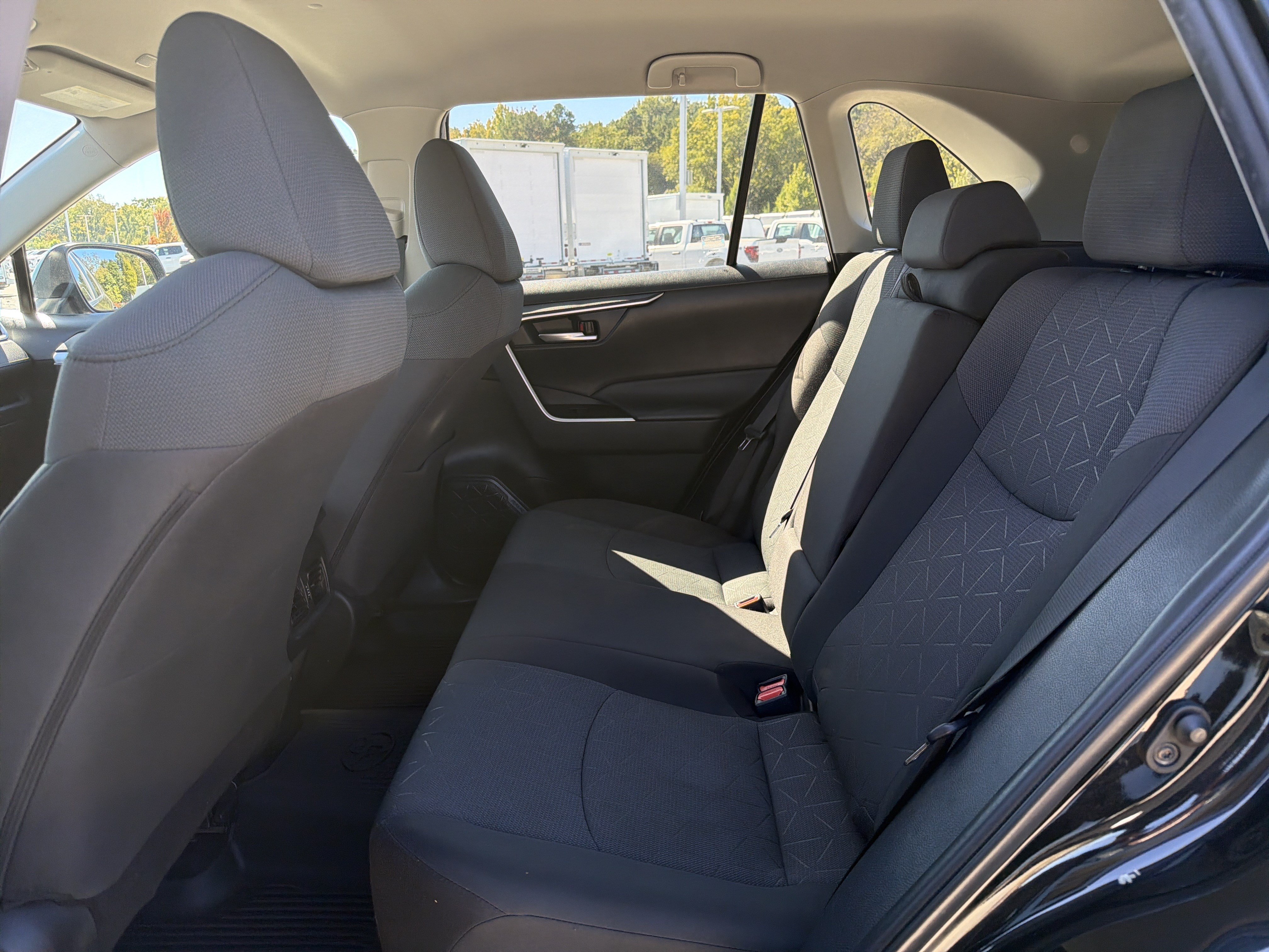 Used 2023 Toyota RAV4 XLE FWD image 17