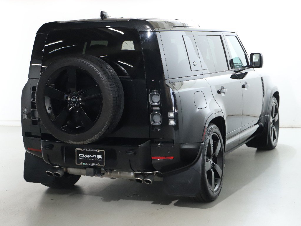 Certified 2024 Land Rover Defender 110 V8 AWD/4WD image 9
