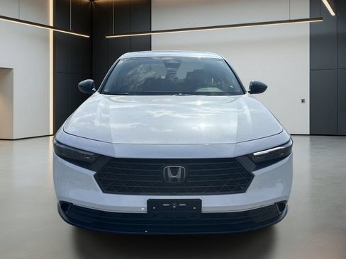 Used 2025 Honda Accord SE image 9