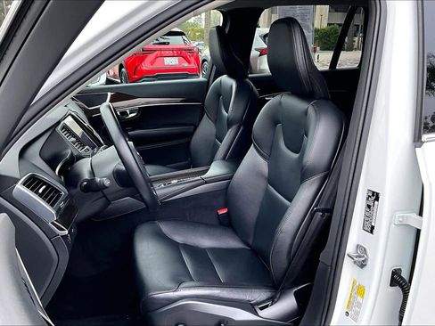 Used 2019 Volvo XC90 T5 Momentum image 7