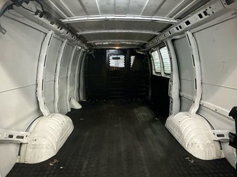 Used 2019 GMC Savana 2500 Work Van w/ Driver Convenience Package image 23