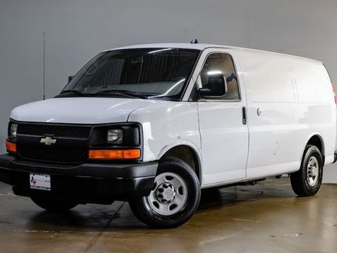 Used 2013 Chevrolet Express 2500 w/ Cold Climate Package image 6