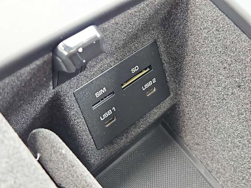 New 2026 Porsche Macan AWD/4WD image 20