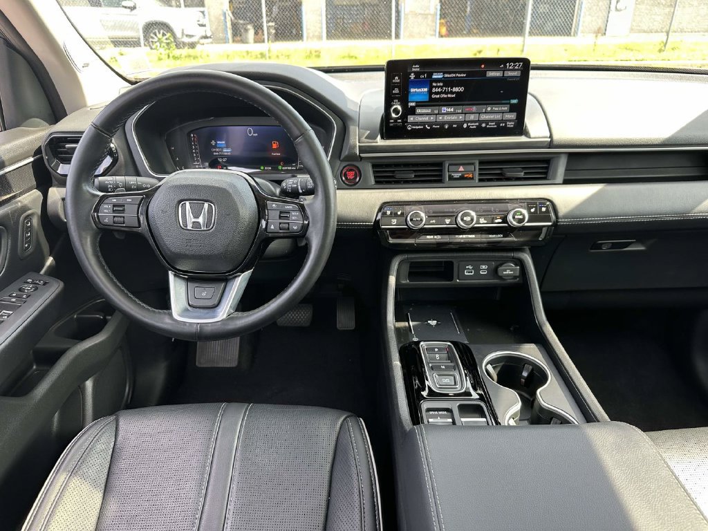 Used 2023 Honda Pilot Elite image 11
