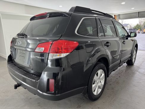 Used 2011 Subaru Outback 2.5i Premium image 7