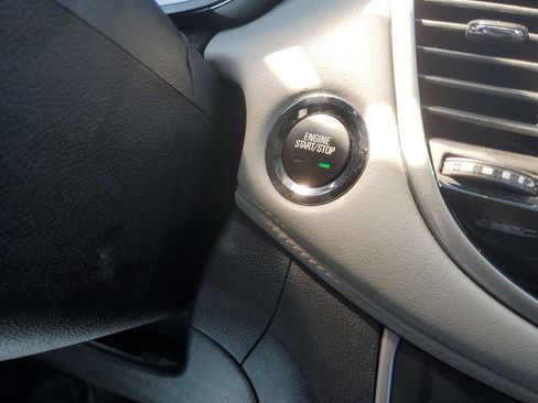 Used 2018 Chevrolet Trax LT w/ LT Convenience Package image 9