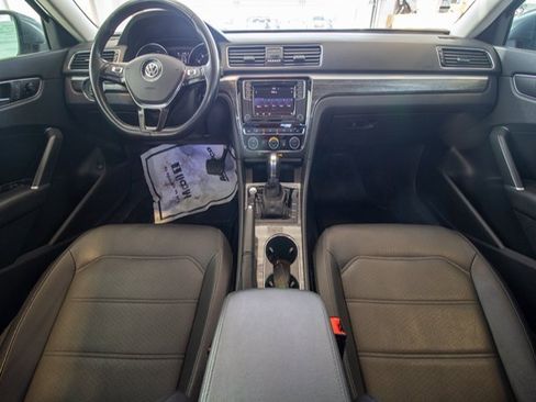 Used 2018 Volkswagen Passat 2.0T SE image 12